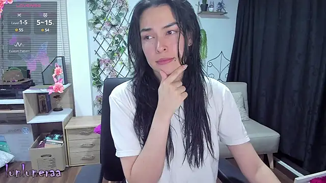 Snapshot of Lunlunera chatting on 02-21-25, 03:56 Lunlunera online show from 02-21-25, 03:56