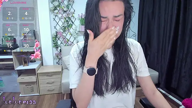 Snapshot of Lunlunera chatting on 03-08-25, 03:17 Lunlunera online show from 03-08-25, 03:17