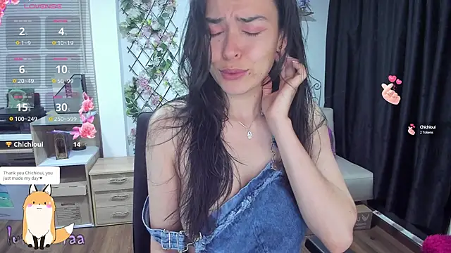 Snapshot of Lunlunera chatting on 03-09-25, 04:05 Lunlunera online show from 03-09-25, 04:05