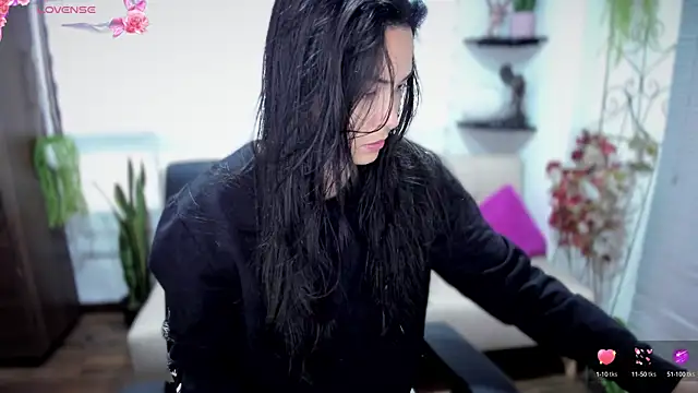 Snapshot of Lunlunera chatting on 09-11-25, 10:32 Lunlunera online show from 09-11-25, 10:32