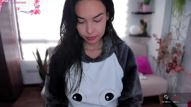 Snapshot of Lunlunera chatting on 10-10-25, 12:04 Lunlunera online show from 10-10-25, 12:04