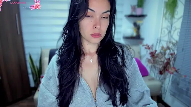 Snapshot of Lunlunera chatting on 10-25-25, 05:04 Lunlunera online show from 10-25-25, 05:04