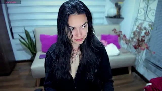 Snapshot of Lunlunera chatting on 10-30-25, 12:01 Lunlunera online show from 10-30-25, 12:01