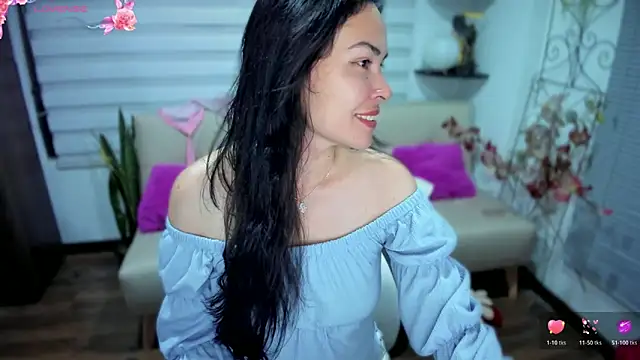 Snapshot of Lunlunera chatting on 10-31-25, 02:45 Lunlunera online show from 10-31-25, 02:45