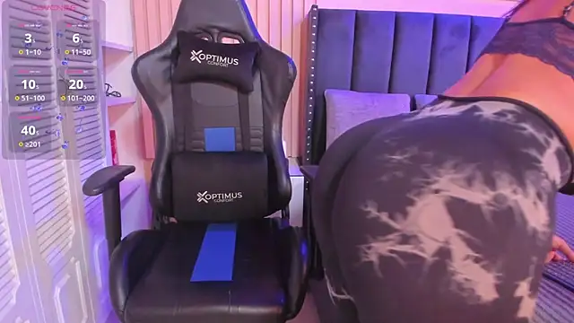 Snapshot of ashlye_miller_ chatting on 02-01-25, 03:52 ashlye miller online show from 02-01-25, 03:52