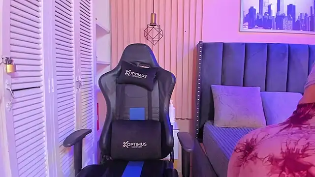 Snapshot of ashlye_miller_ chatting on 02-27-25, 03:58 ashlye miller online show from 02-27-25, 03:58