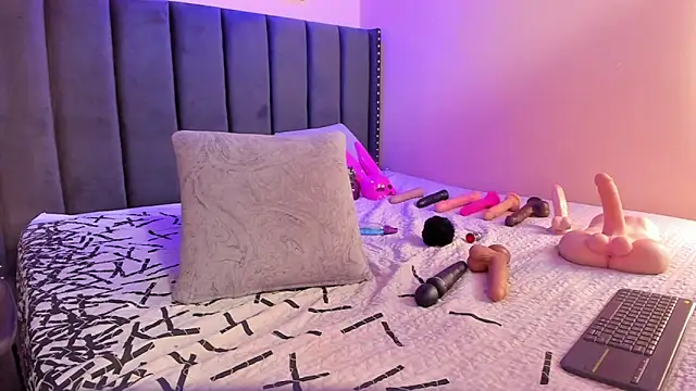 Snapshot of ashlye_miller_ chatting on 03-23-25, 07:20 ashlye miller online show from 03-23-25, 07:20