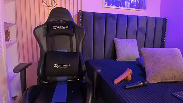 Snapshot of ashlye_miller_ chatting on 10-15-25, 04:12 ashlye miller online show from 10-15-25, 04:12