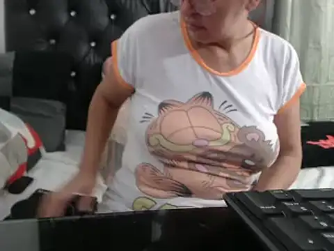 jellyfishhot online show from 02-16-25, 04:42