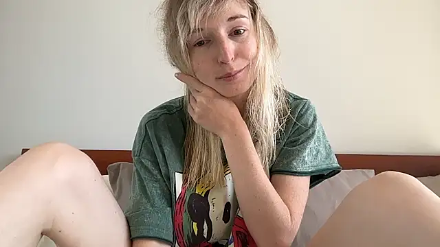 ivankai  online show from 02-12-26, 03:23