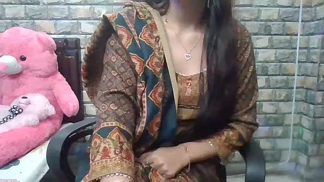 Snapshot of Sexy_iknoor chatting on 01-11-26, 05:12 Sexy iknoor online show from 01-11-26, 05:12