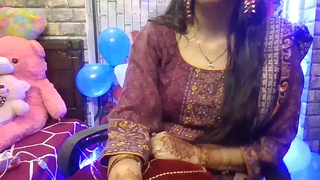 Snapshot of Sexy_iknoor chatting on 02-15-26, 07:51 Sexy iknoor online show from 02-15-26, 07:51