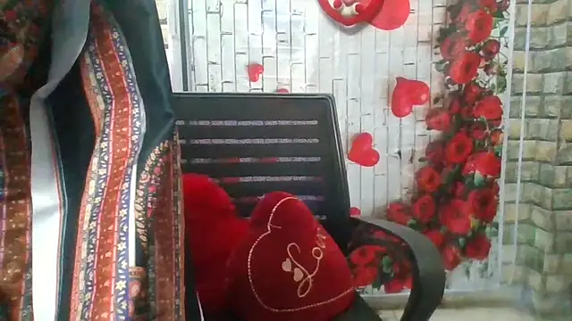 Snapshot of Sexy_iknoor chatting on 02-19-26, 05:14 Sexy iknoor online show from 02-19-26, 05:14