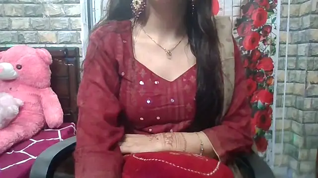 Snapshot of Sexy_iknoor chatting on 02-22-26, 05:30 Sexy iknoor online show from 02-22-26, 05:30