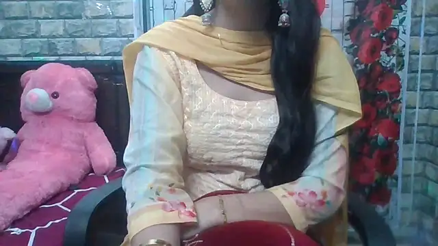 Snapshot of Sexy_iknoor chatting on 02-26-26, 05:39 Sexy iknoor online show from 02-26-26, 05:39