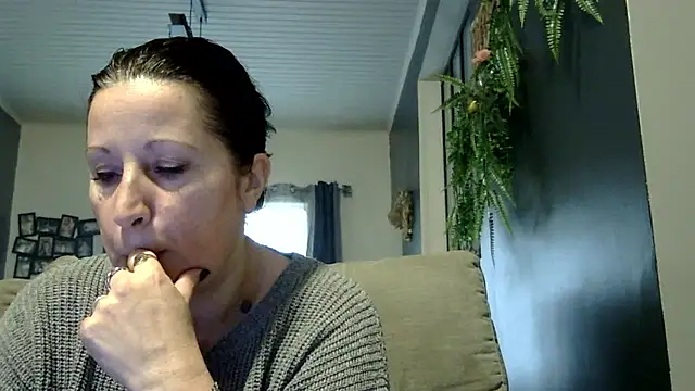 feline27 online show from 01-18-26, 12:42