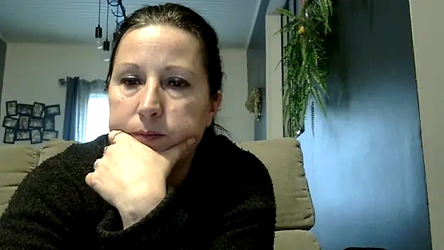 feline27 online show from 02-20-26, 05:02