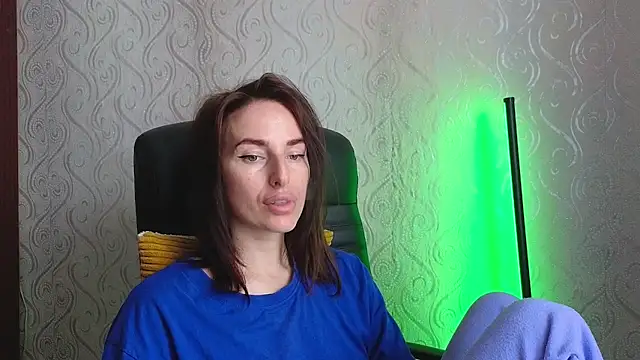 xx adrihanna xx online show from 06-01-26, 06:15