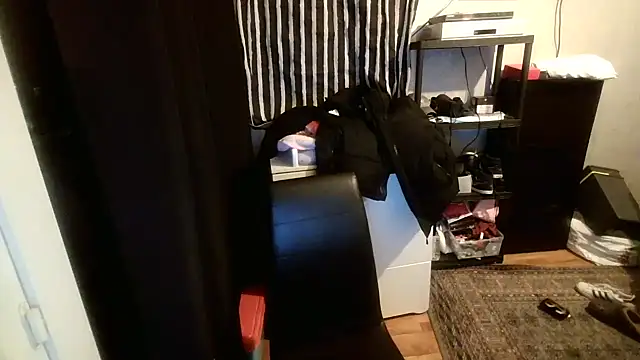 Snapshot of Bebemickey75 chatting on 02-20-25, 09:09 Bebemickey75 online show from 02-20-25, 09:09