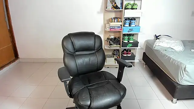 imtonny19 online show from 09-14-25, 02:44