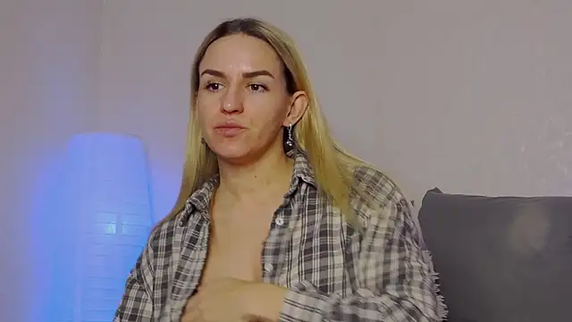 SofiJames online show from 12-15-24, 09:24