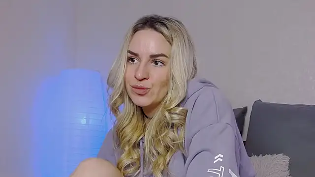 SofiJames online show from 12-22-24, 07:44