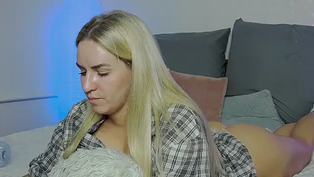 SofiJames online show from 01-05-25, 09:37