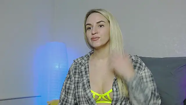 SofiJames online show from 01-11-25, 06:14