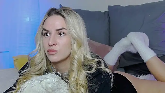 SofiJames online show from 02-07-25, 06:24