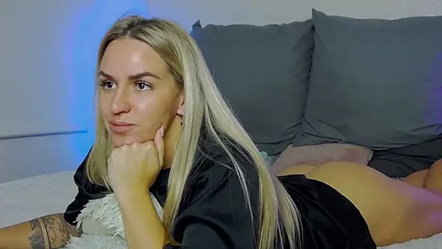 SofiJames online show from 09-28-25, 07:47