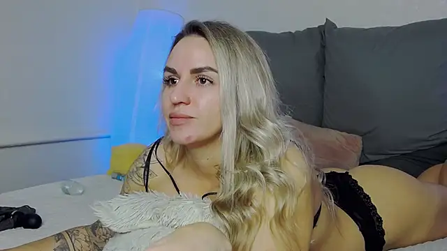 Snapshot of SofiJames chatting on 11-20-25, 06:57 SofiJames online show from 11-20-25, 06:57