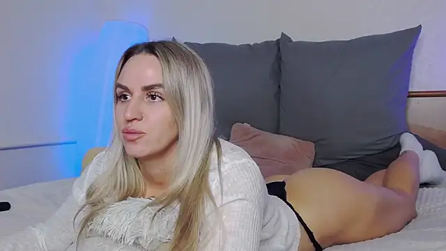 Snapshot of SofiJames chatting on 11-23-25, 06:57 SofiJames online show from 11-23-25, 06:57