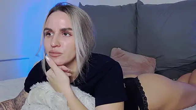 Snapshot of SofiJames chatting on 11-26-25, 07:09 SofiJames online show from 11-26-25, 07:09