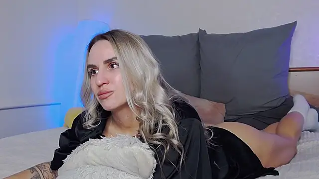 Snapshot of SofiJames chatting on 12-03-25, 06:54 SofiJames online show from 12-03-25, 06:54