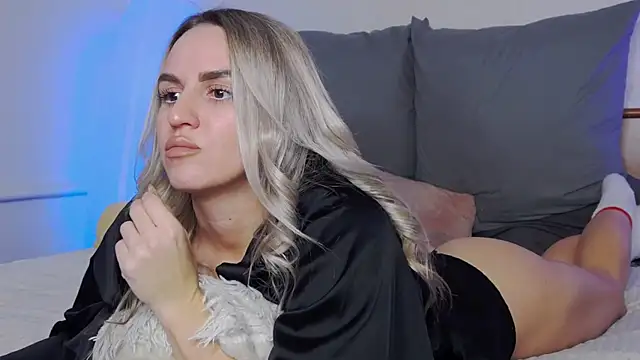 Snapshot of SofiJames chatting on 12-04-25, 06:44 SofiJames online show from 12-04-25, 06:44