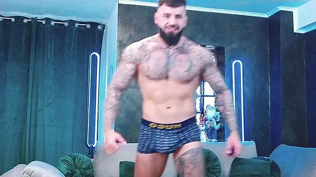 Snapshot of masterkingofmusclee chatting on 12-10-24, 10:06 masterkingofmusclee online show from 12-10-24, 10:06