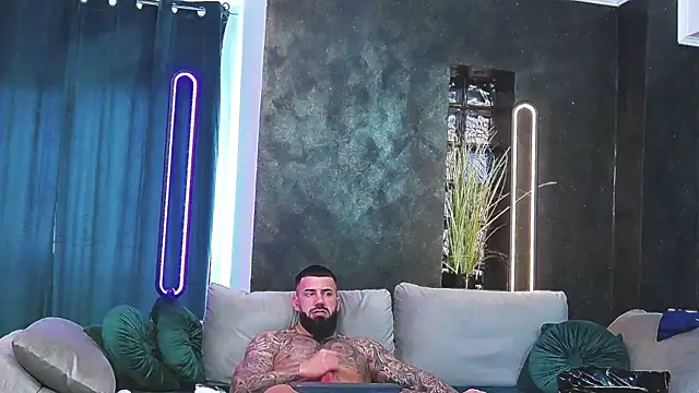 Snapshot of masterkingofmusclee chatting on 01-08-25, 12:26 masterkingofmusclee online show from 01-08-25, 12:26