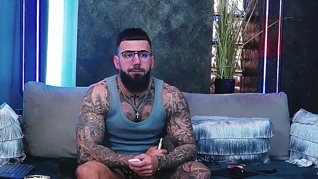 Snapshot of masterkingofmusclee chatting on 03-07-25, 07:08 masterkingofmusclee online show from 03-07-25, 07:08