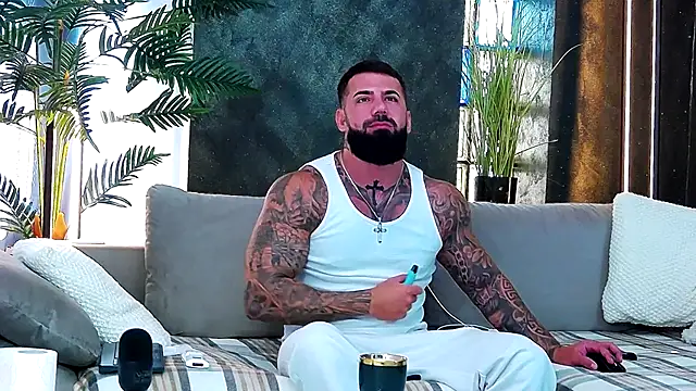 Snapshot of masterkingofmusclee chatting on 09-18-25, 08:49 masterkingofmusclee online show from 09-18-25, 08:49