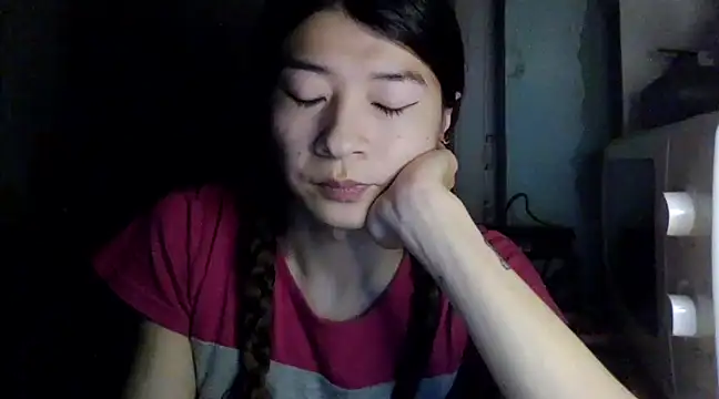 Snapshot of CarlyJoy chatting on 02-17-25, 02:04 CarlyJoy online show from 02-17-25, 02:04