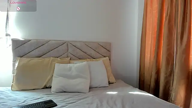 Snapshot of im_amber chatting on 12-20-24, 01:11 im amber online show from 12-20-24, 01:11