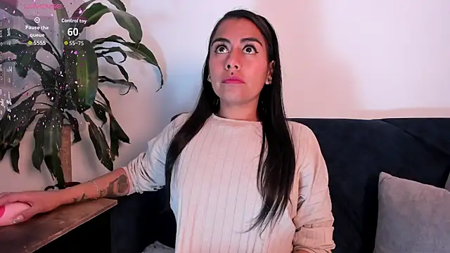 Snapshot of im_amber chatting on 11-11-25, 01:33 im amber online show from 11-11-25, 01:33