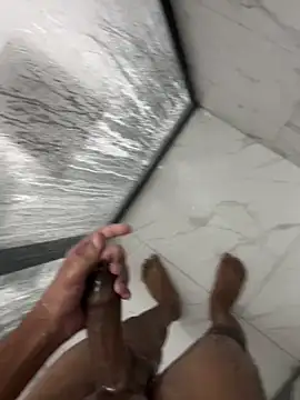 Snapshot of Tintola chatting on 02-09-26, 12:14 Tintola online show from 02-09-26, 12:14