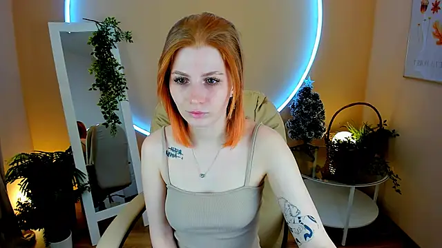 Snapshot of Mira__Blush chatting on 01-08-25, 01:41 Mira Blush online show from 01-08-25, 01:41