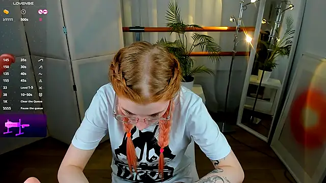 Snapshot of Mira__Blush chatting on 01-23-25, 03:05 Mira Blush online show from 01-23-25, 03:05