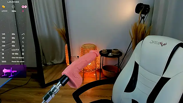 Snapshot of Mira__Blush chatting on 01-25-25, 01:10 Mira Blush online show from 01-25-25, 01:10