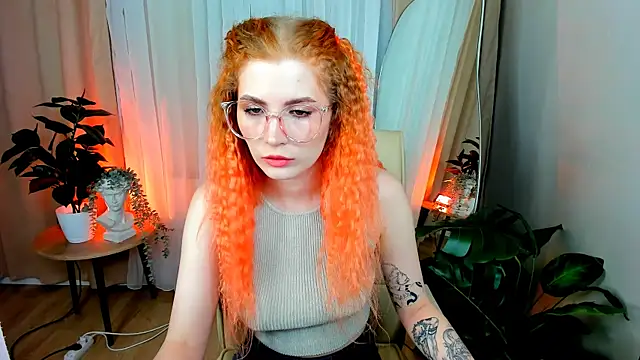 Snapshot of Mira__Blush chatting on 02-08-25, 01:33 Mira Blush online show from 02-08-25, 01:33