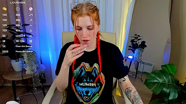 Snapshot of Mira__Blush chatting on 02-23-25, 11:36 Mira Blush online show from 02-23-25, 11:36