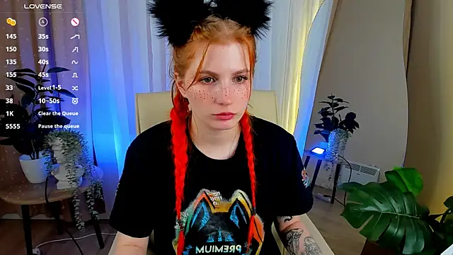 Snapshot of Mira__Blush chatting on 02-24-25, 02:40 Mira Blush online show from 02-24-25, 02:40