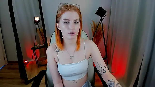 Snapshot of Mira__Blush chatting on 03-06-25, 08:37 Mira Blush online show from 03-06-25, 08:37